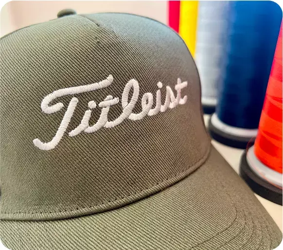 Casquette avec logo brodé